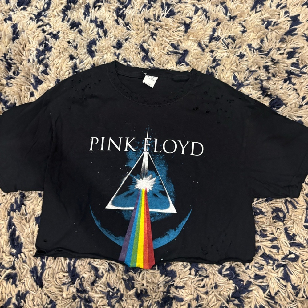 Pink Floyd Black Graphic crop Tee with Prism Rainbow 🌈 small